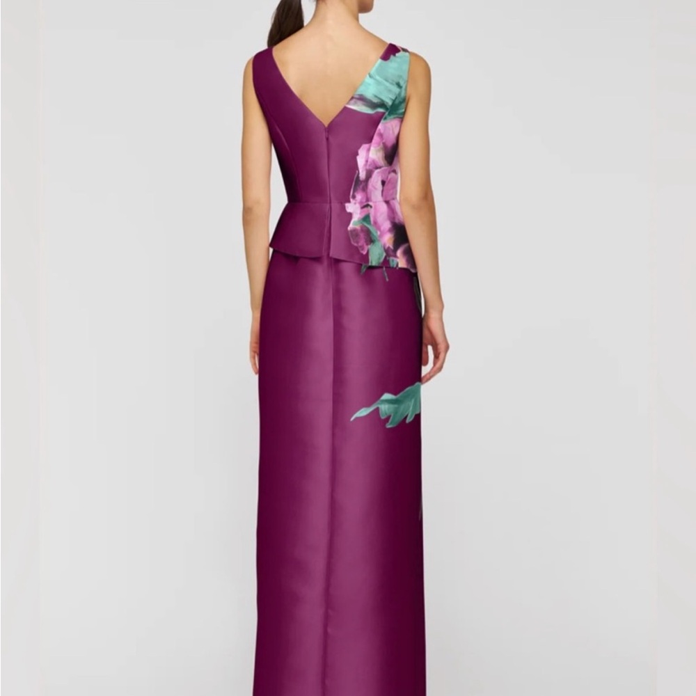 Kay Unger Luciana floral mikado column gown in Mulberry combo, SIZE 18 - Picture 4 of 10